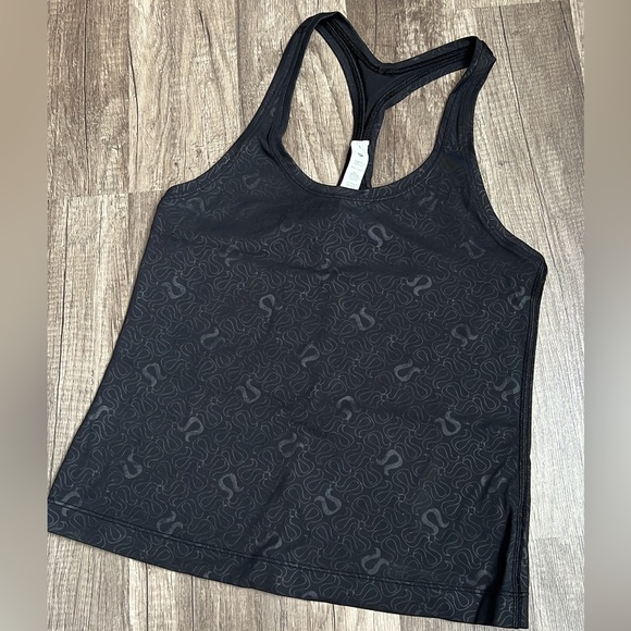 Woman’s Lululemon Tank - Picture 1 of 3